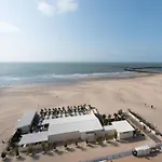 In With Stunning Sea View Апартаменты