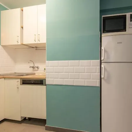In With Stunning Sea View Apartman